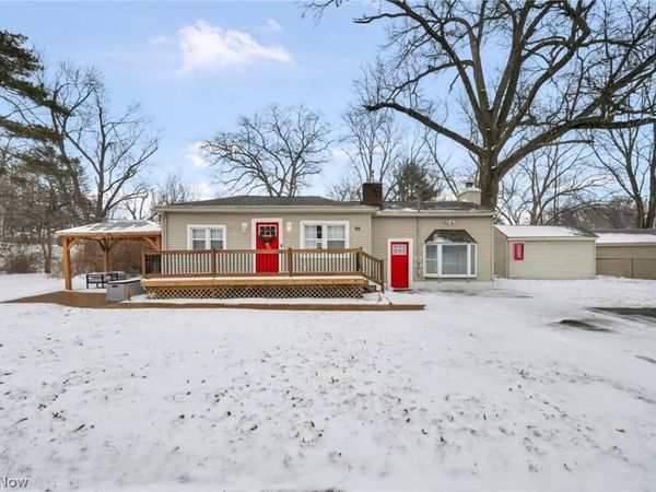 99 Meadowridge Road, Mogadore, OH 44260