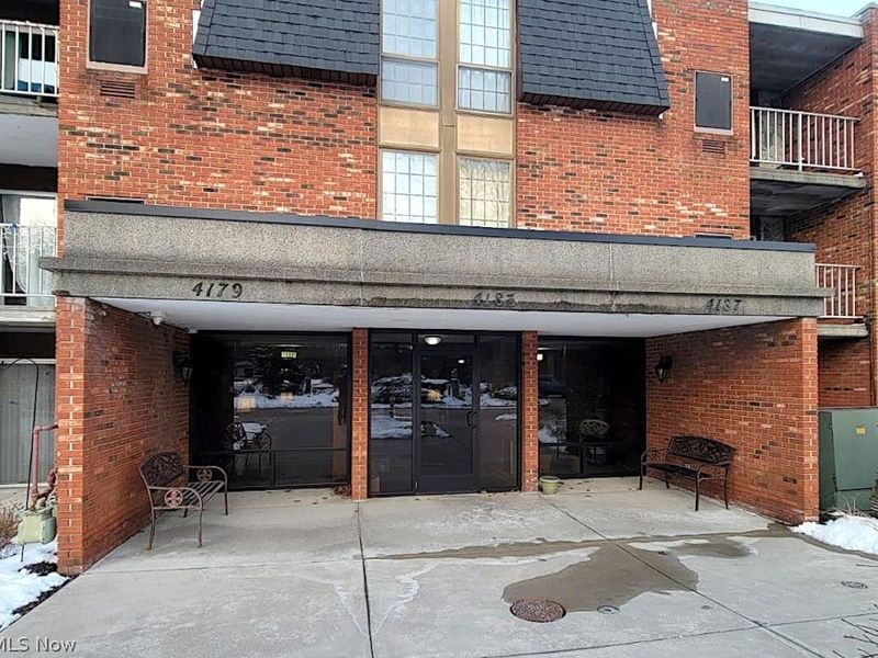 4179 Columbia Road, Unit 213, North Olmsted, OH 44070 Photo 2