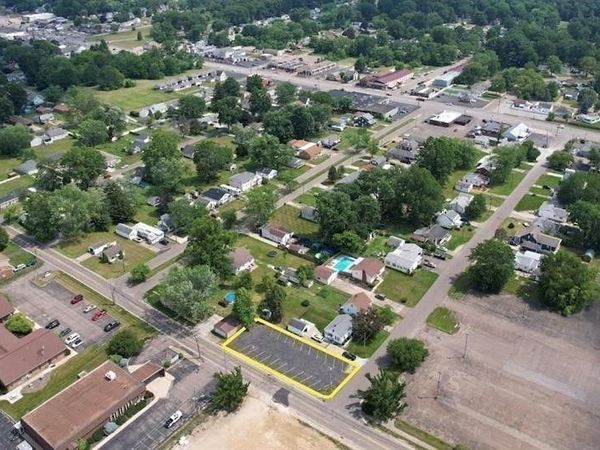 Newport Avenue NW, Massillon, OH 44646