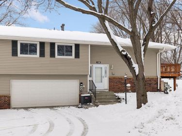 1180 Timbershore Lane, Eagan, MN 55123