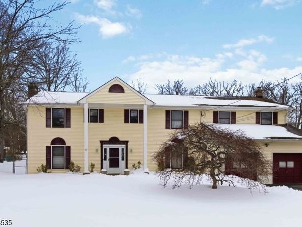 6 Pleasant Hill Rd, Roxbury, NJ 07876