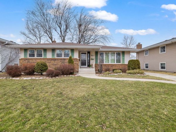 507 Hickory Lane, Munster, IN 46321