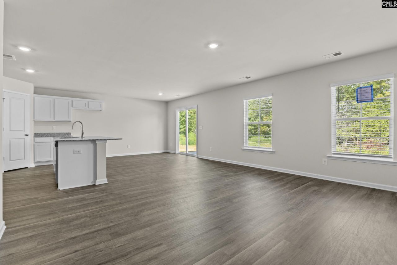 520 Corkscrew Lane Photo 8