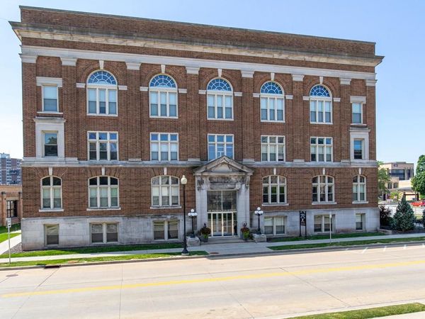 105 WASHINGTON AVENUE, Unit 304, Oshkosh, WI 54901