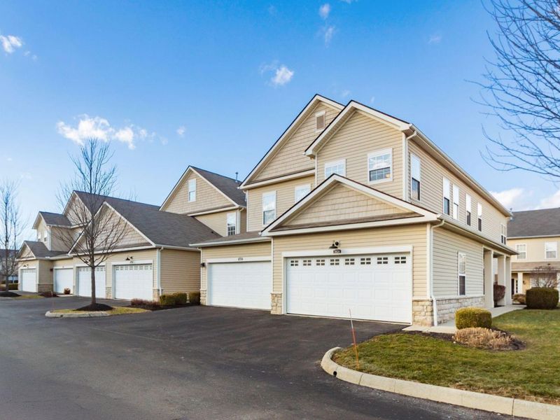 1426 Carylake Circle, Columbus, OH 43240 Photo 2