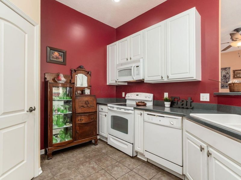 1426 Carylake Circle, Columbus, OH 43240 Photo 9