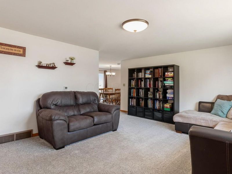 469 King Court , Newark, OH 43055 Photo 5