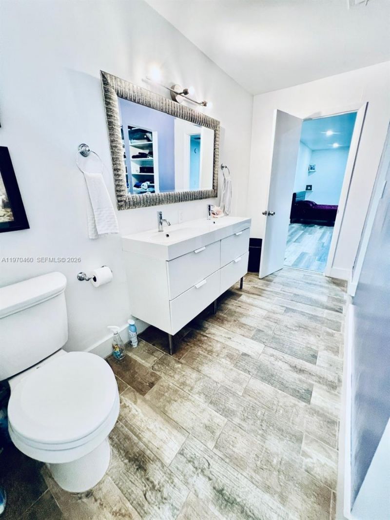 13499 Biscayne Blvd, Unit PH1705, North Miami, FL 33181 Photo