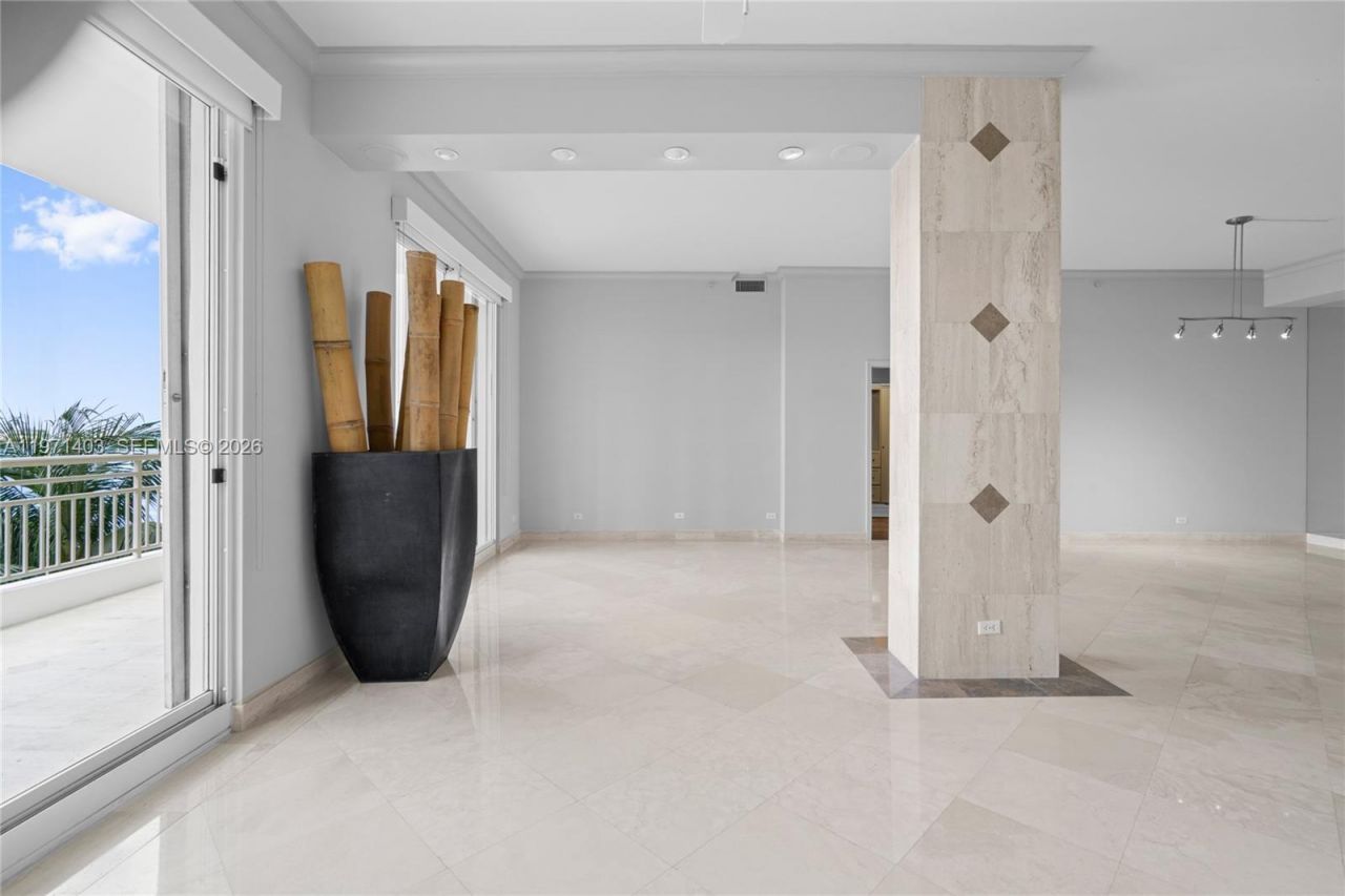 888 Brickell Key Dr, Unit 408, Miami, FL 33131 Photo