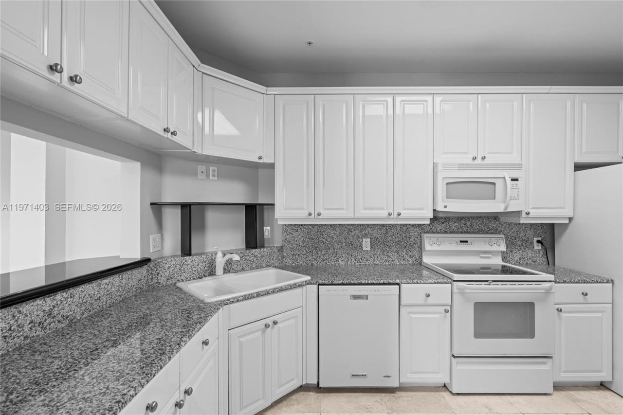 888 Brickell Key Dr, Unit 408, Miami, FL 33131 Photo