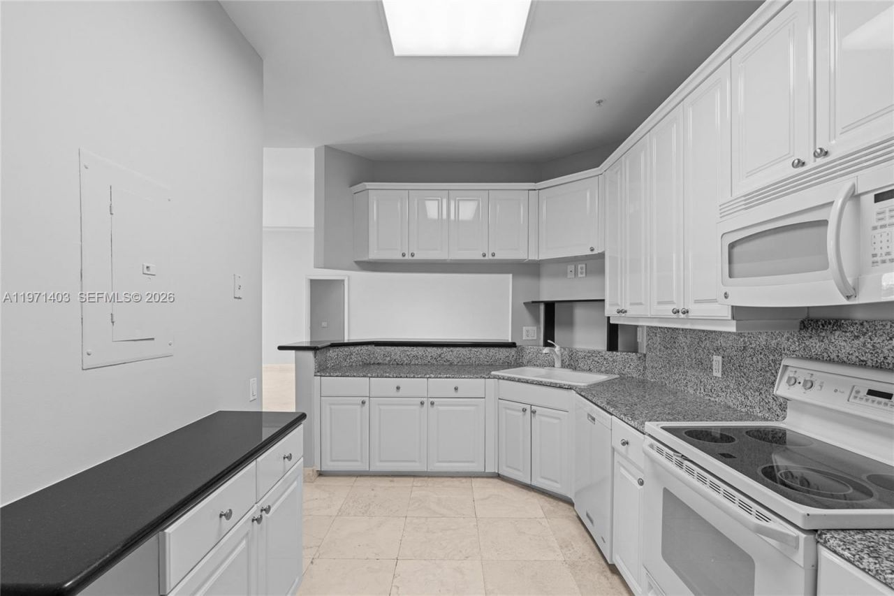 888 Brickell Key Dr, Unit 408, Miami, FL 33131 Photo