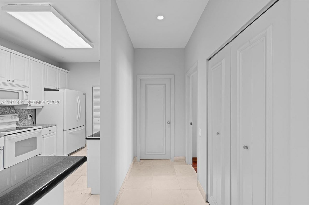 888 Brickell Key Dr, Unit 408, Miami, FL 33131 Photo