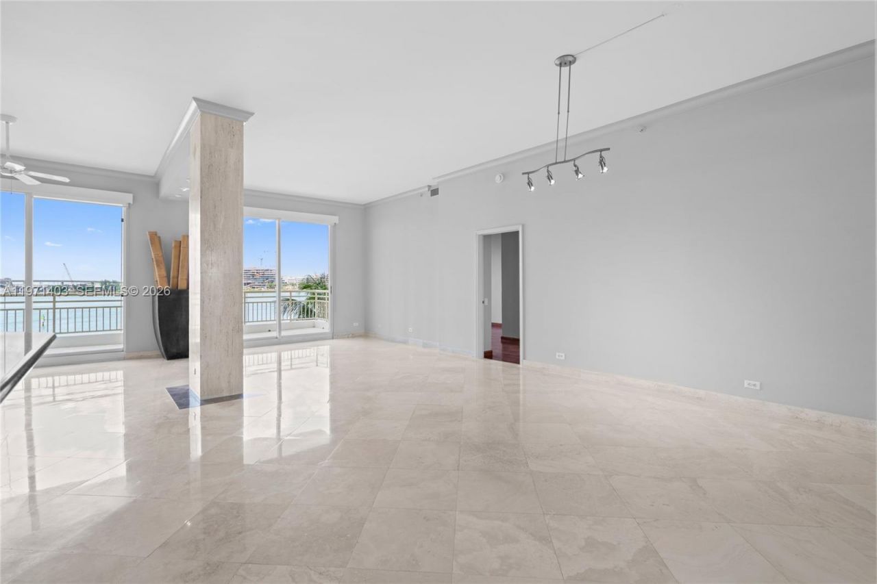 888 Brickell Key Dr, Unit 408, Miami, FL 33131 Photo