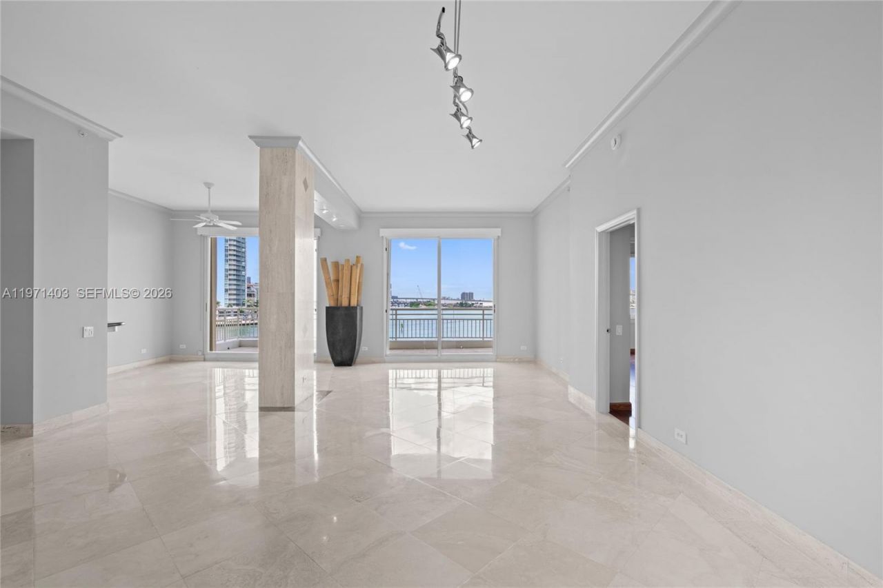 888 Brickell Key Dr, Unit 408, Miami, FL 33131 Photo