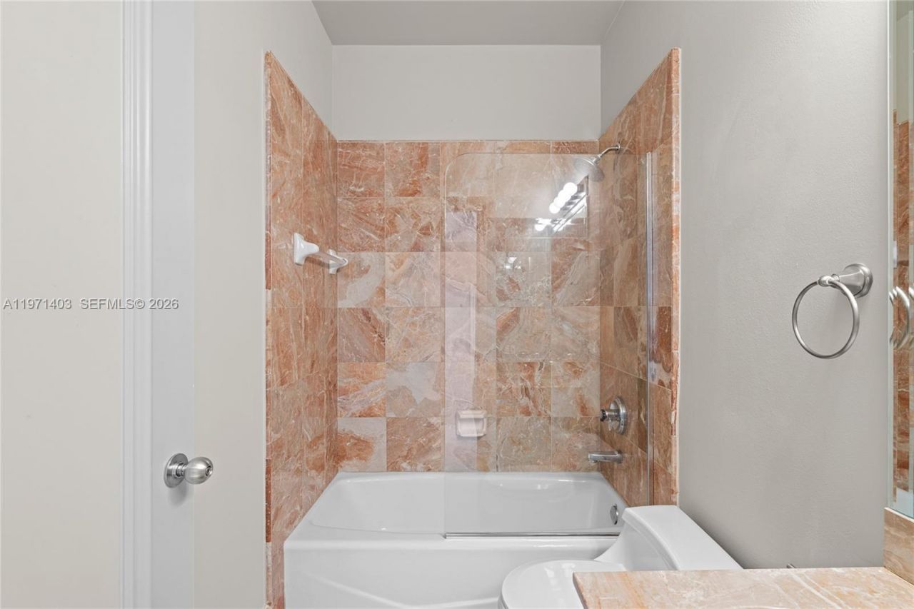 888 Brickell Key Dr, Unit 408, Miami, FL 33131 Photo