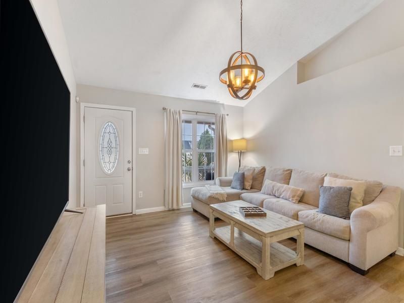 101 Peninsula Ct.  Photo 12