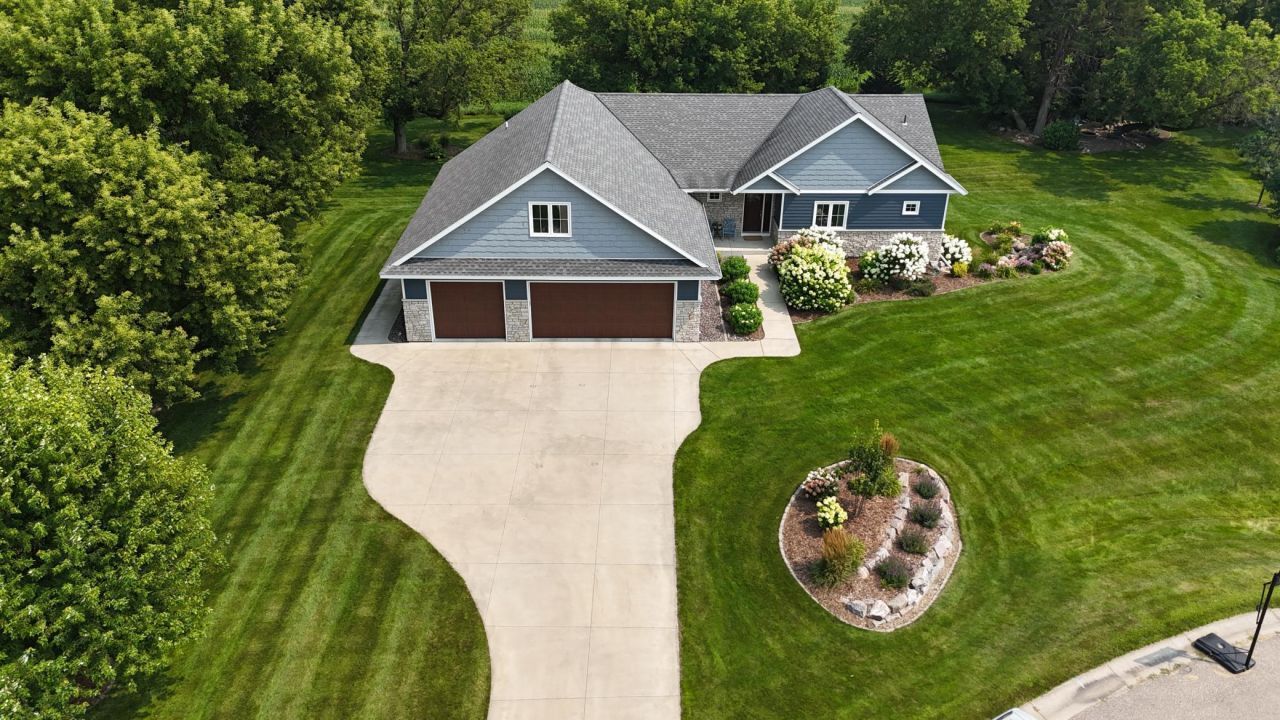 1412 Fairacre Lane SW, Willmar, MN 56201