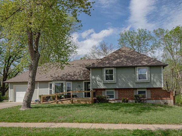 8816 E 110th Street, Kansas City, MO 64134