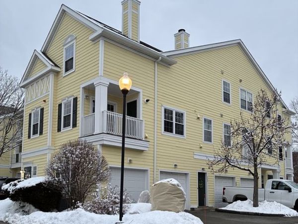 403 Gazebo Circle, Unit 403, Reading, MA 01867