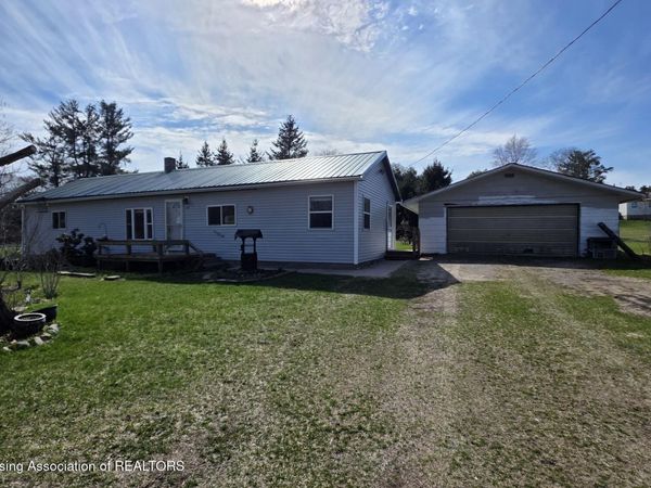 14 S 5th Street, Morley, MI 49336