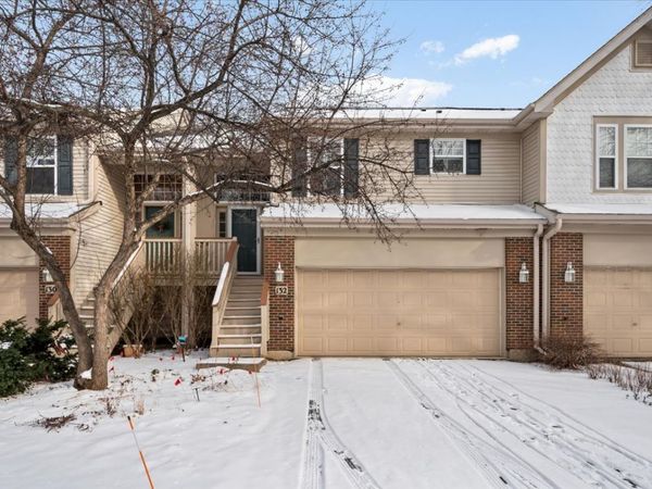 132 Meredith Lane , Streamwood, IL 60107