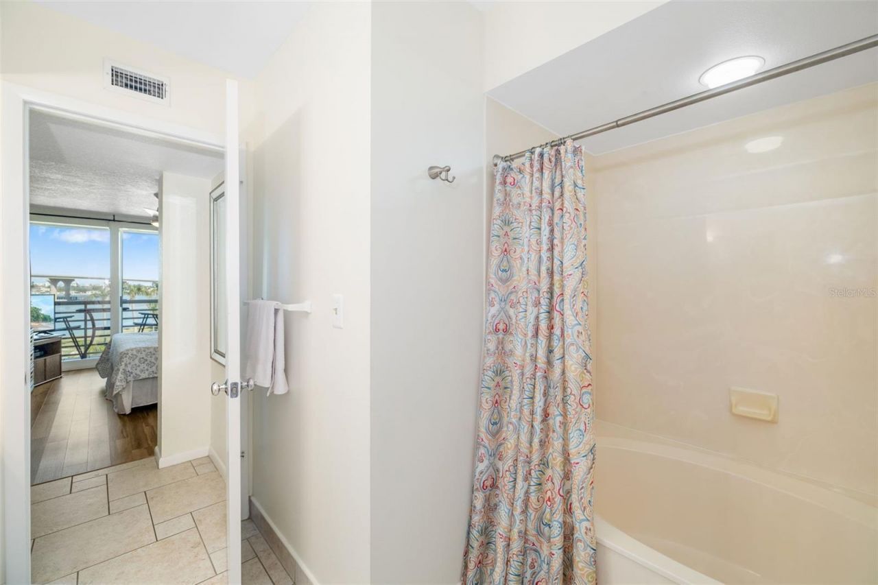 6061 Bahia Del Mar Circle, Unit 442, Saint Petersburg, FL 33715 Photo