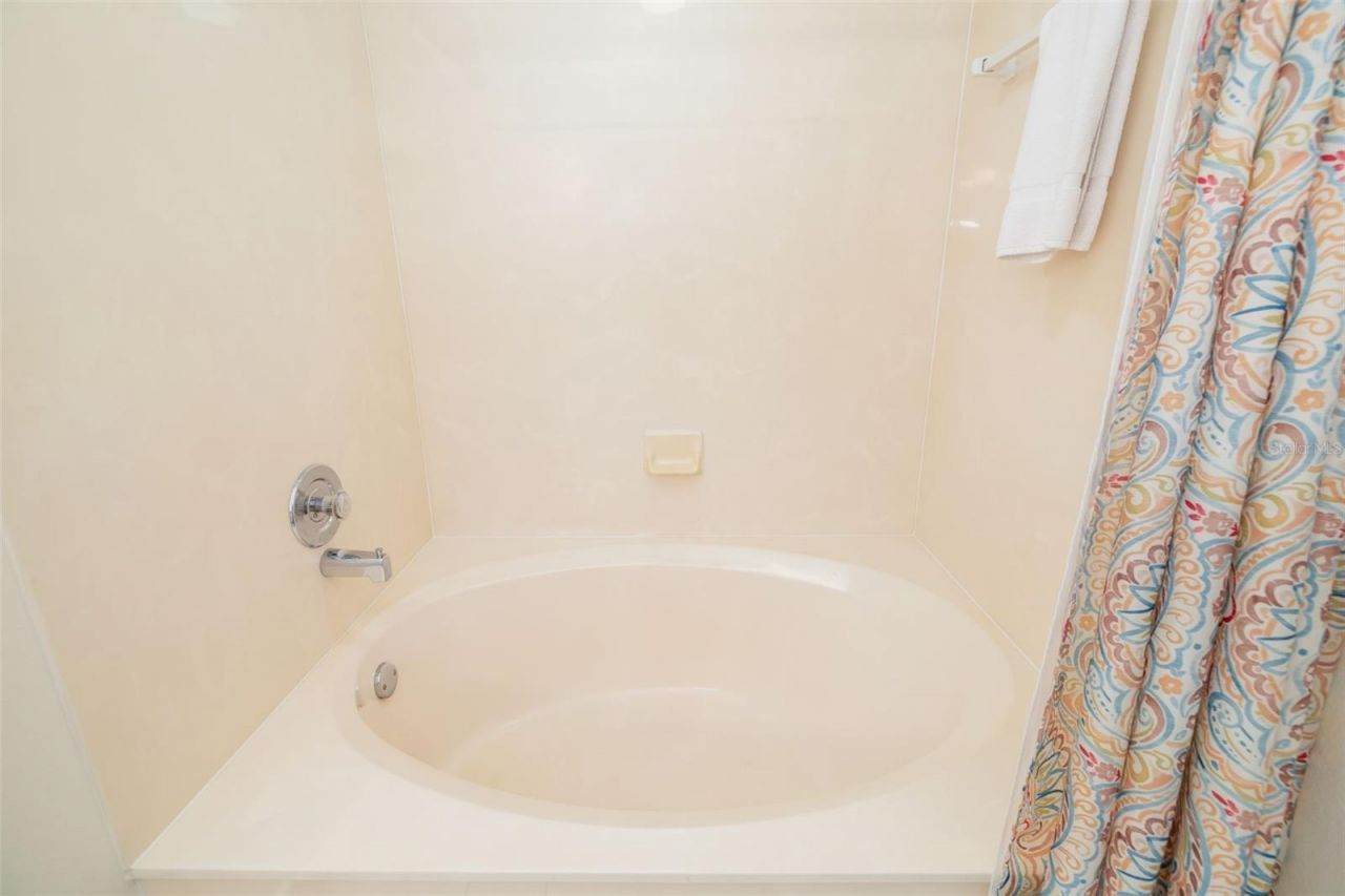 6061 Bahia Del Mar Circle, Unit 442, Saint Petersburg, FL 33715 Photo