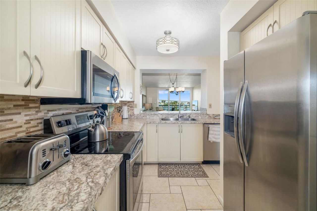 6061 Bahia Del Mar Circle, Unit 442, Saint Petersburg, FL 33715 Photo