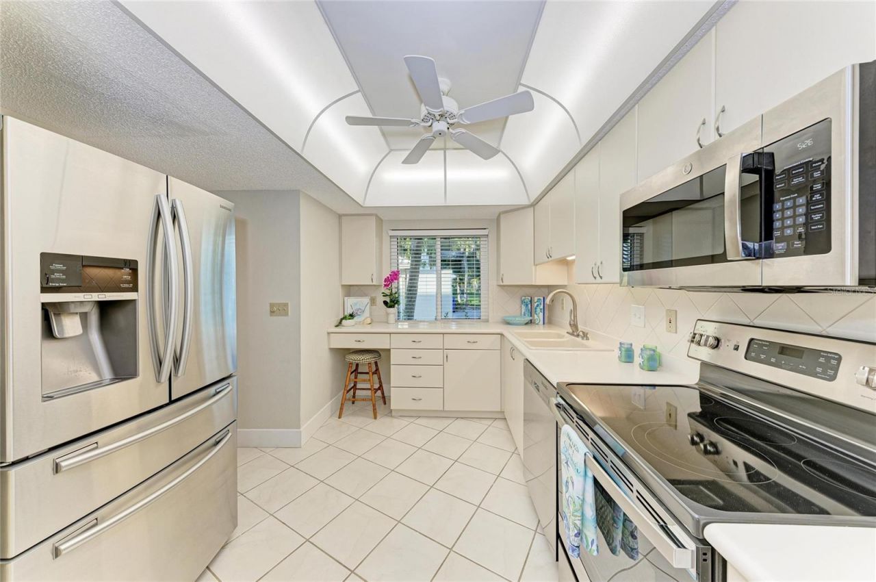 4835 Gulf Of Mexico Drive, Unit 105, Longboat Key, FL 34228 Photo