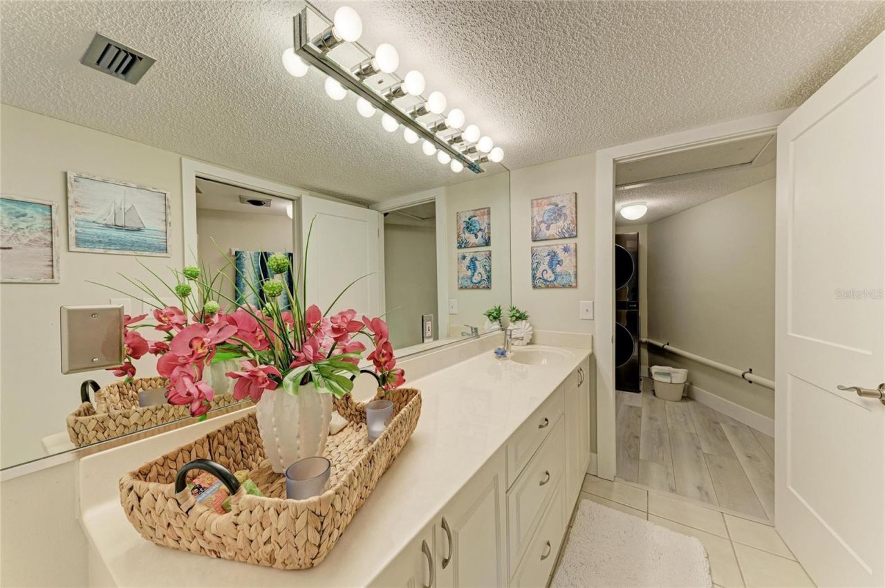 4835 Gulf Of Mexico Drive, Unit 105, Longboat Key, FL 34228 Photo