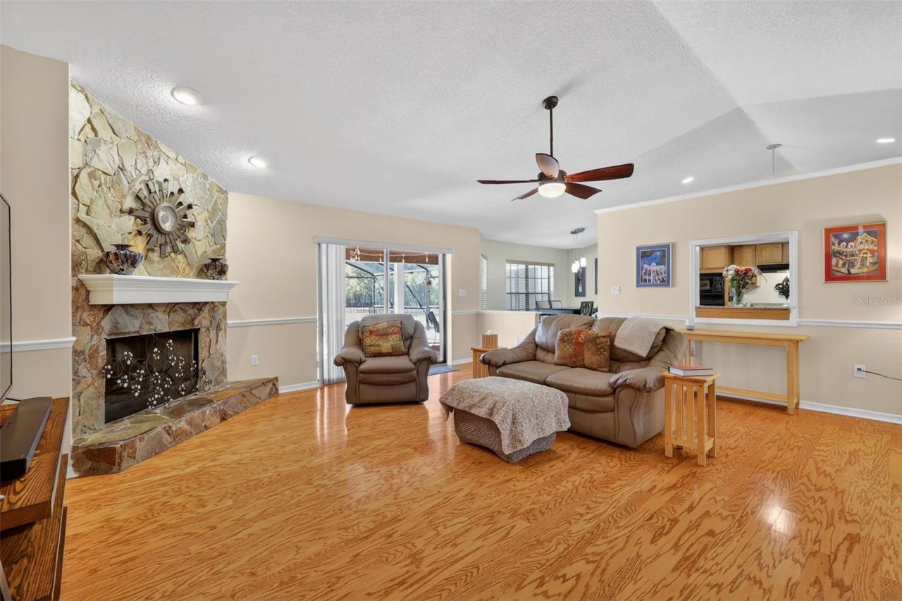 32239 Wolf Branch Lane, Sorrento, FL 32776 Photo