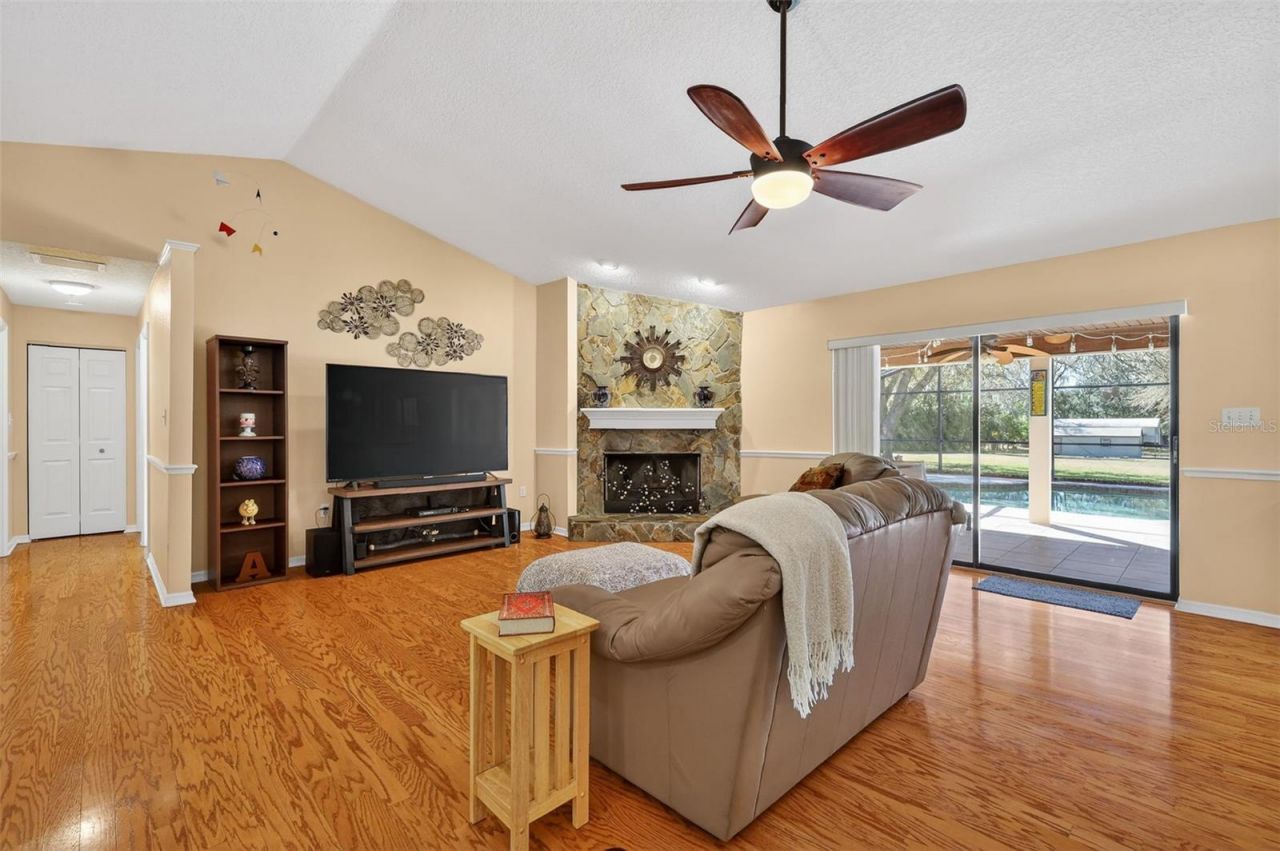 32239 Wolf Branch Lane, Sorrento, FL 32776 Photo