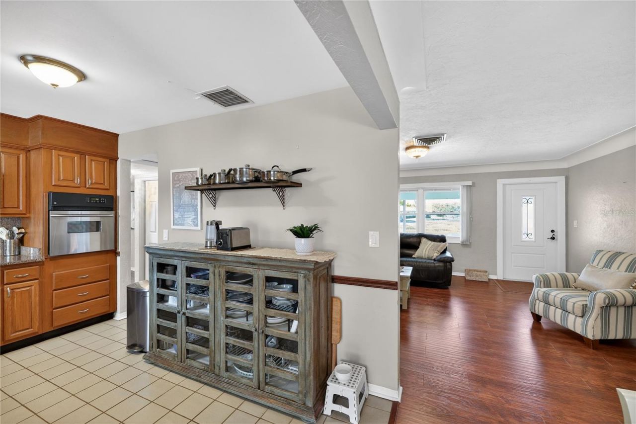 6194 28th Avenue N, Saint Petersburg, FL 33710 Photo