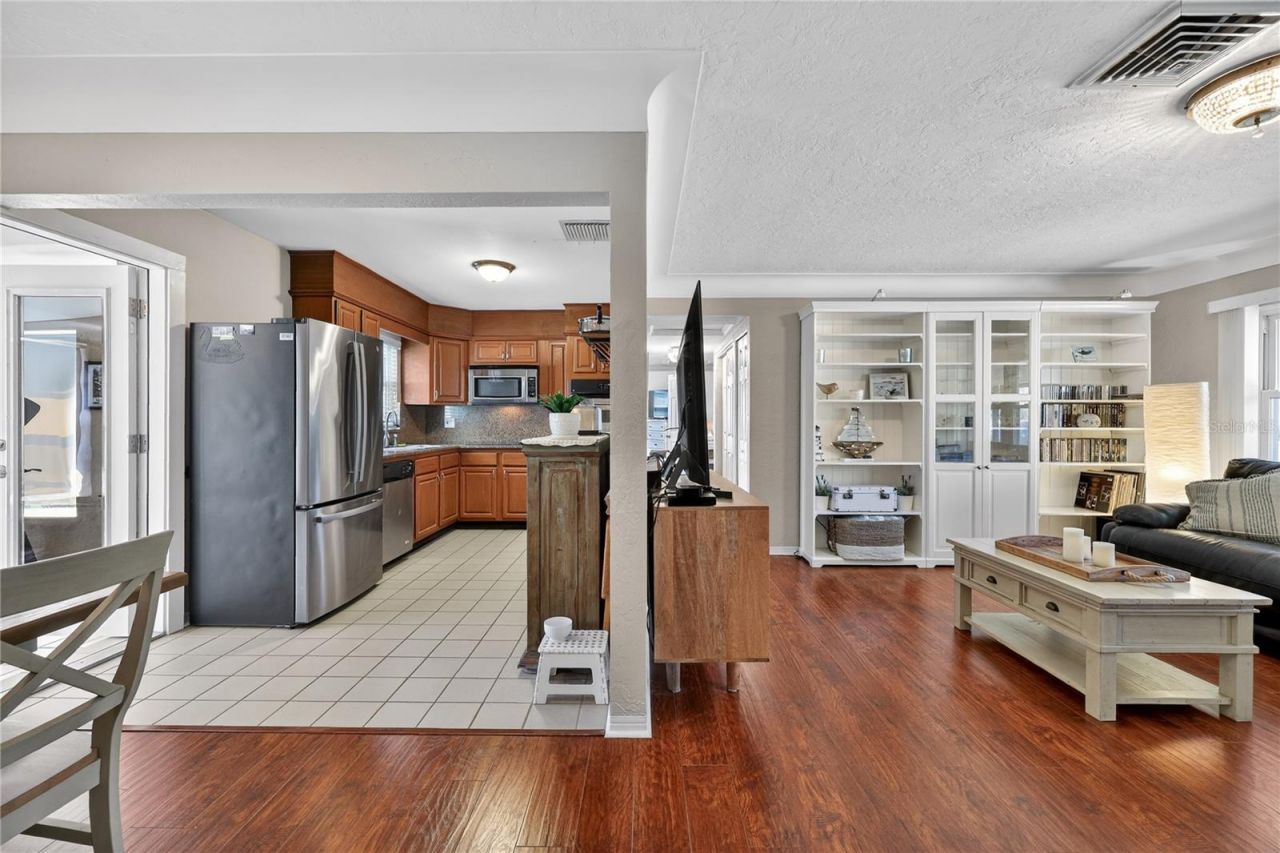 6194 28th Avenue N, Saint Petersburg, FL 33710 Photo