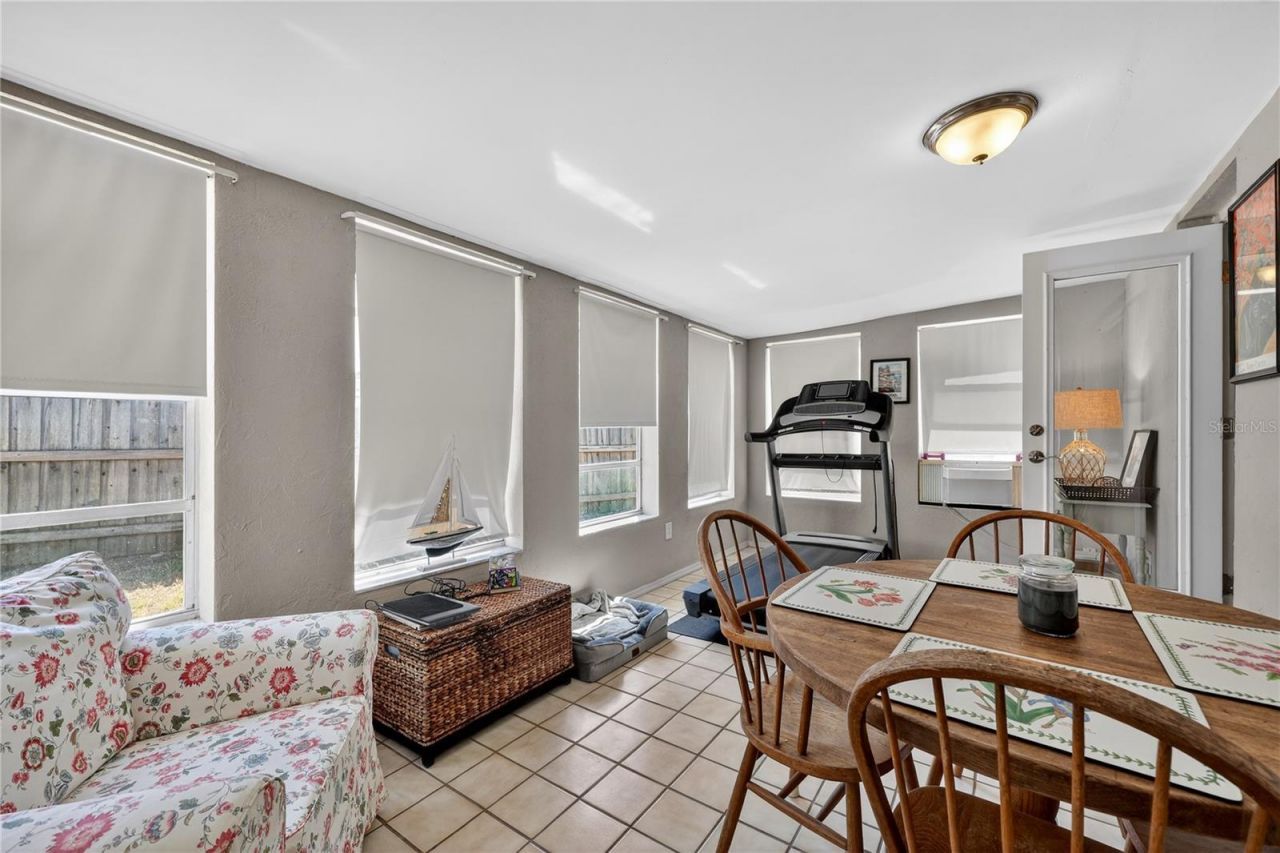 6194 28th Avenue N, Saint Petersburg, FL 33710 Photo