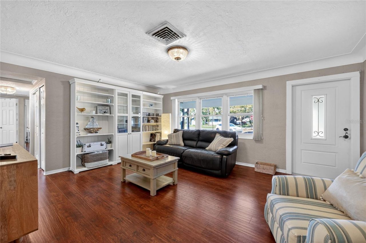 6194 28th Avenue N, Saint Petersburg, FL 33710 Photo