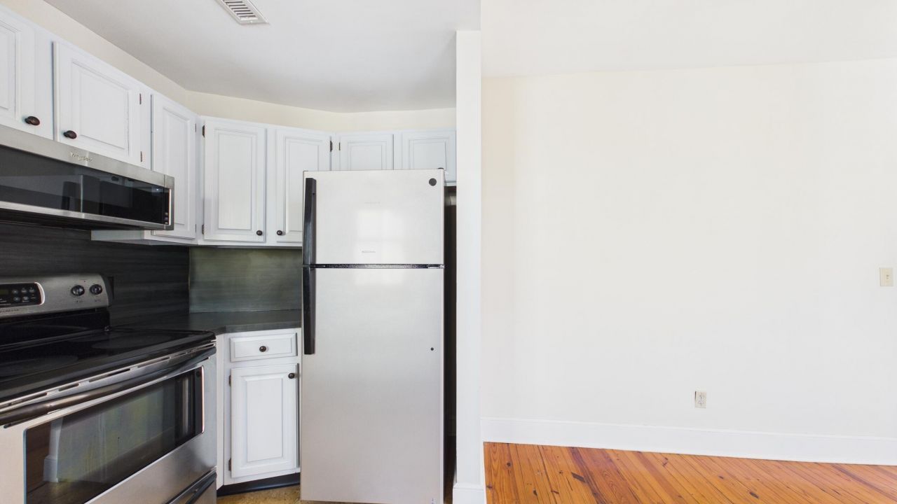 52 S Battery Photo 10