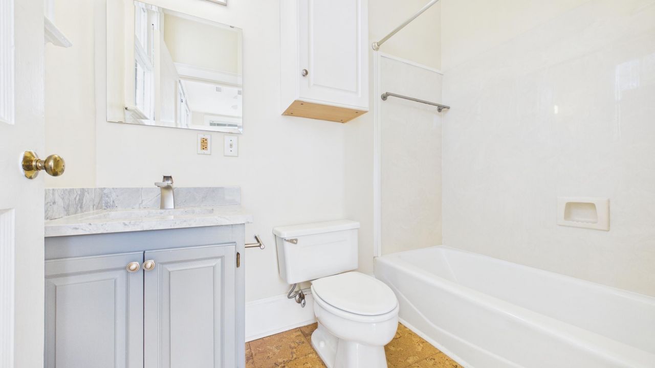 52 S Battery Photo 18