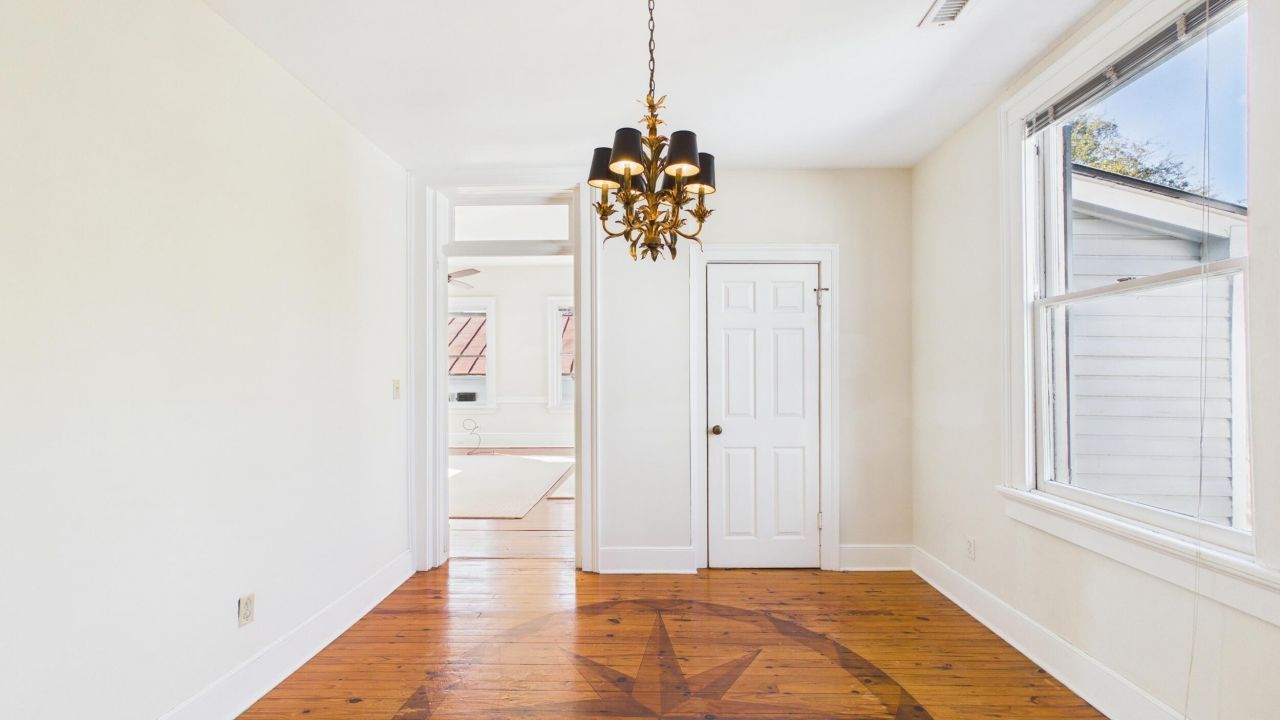 52 S Battery Photo 8