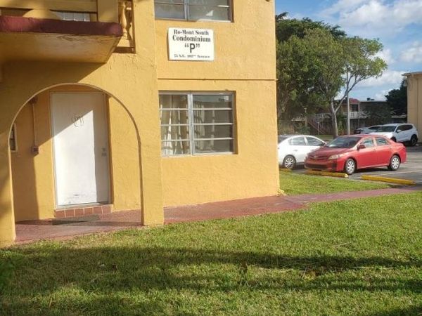 2814 NW 55th Ave, Unit 1B, Lauderhill, FL 33313