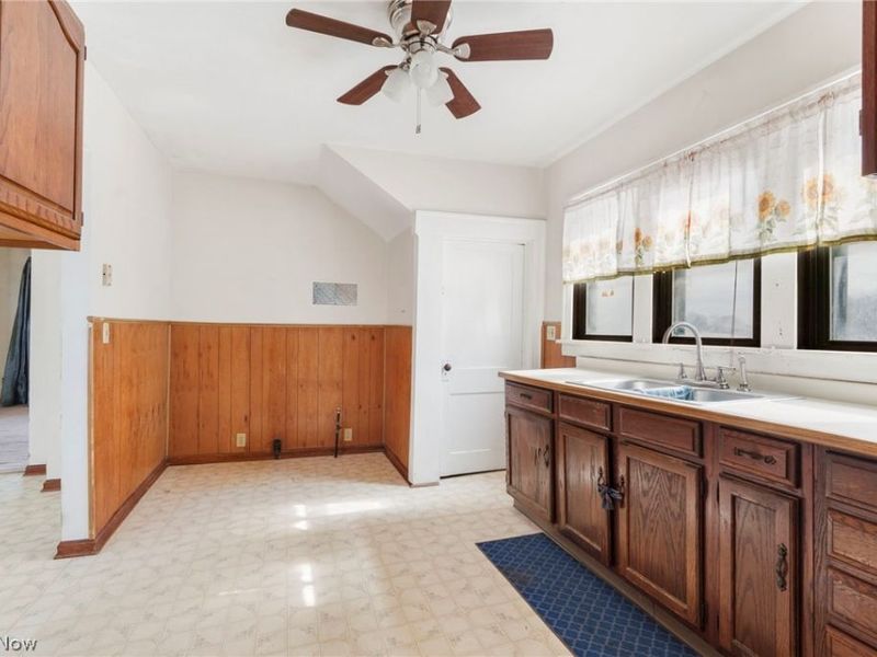 7705 Ravenna Avenue, Louisville, OH 44641 Photo 8