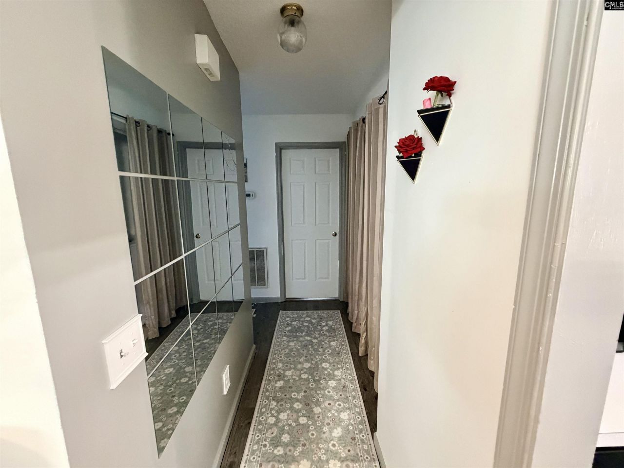 113 Chippenham Circle Photo 10