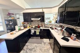 113 Chippenham Circle photo 4