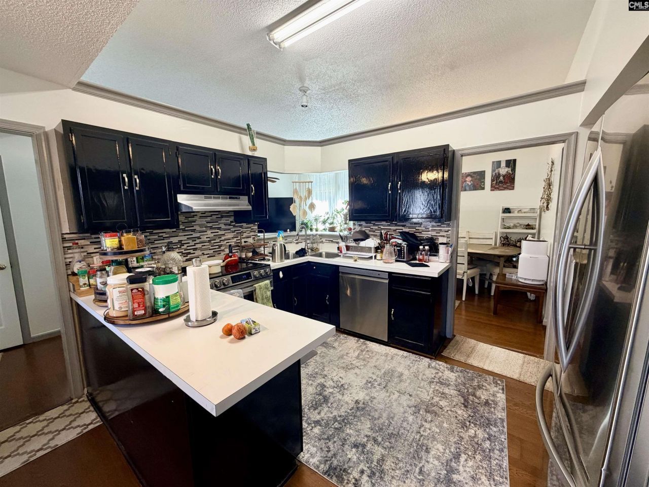 113 Chippenham Circle  Photo 4