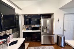 113 Chippenham Circle photo 4