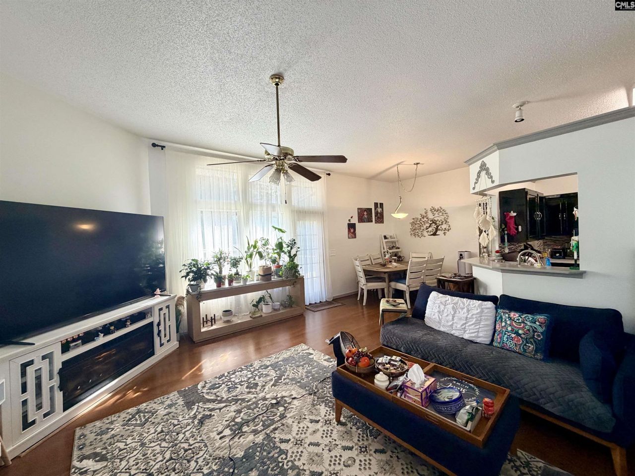 113 Chippenham Circle Photo 7