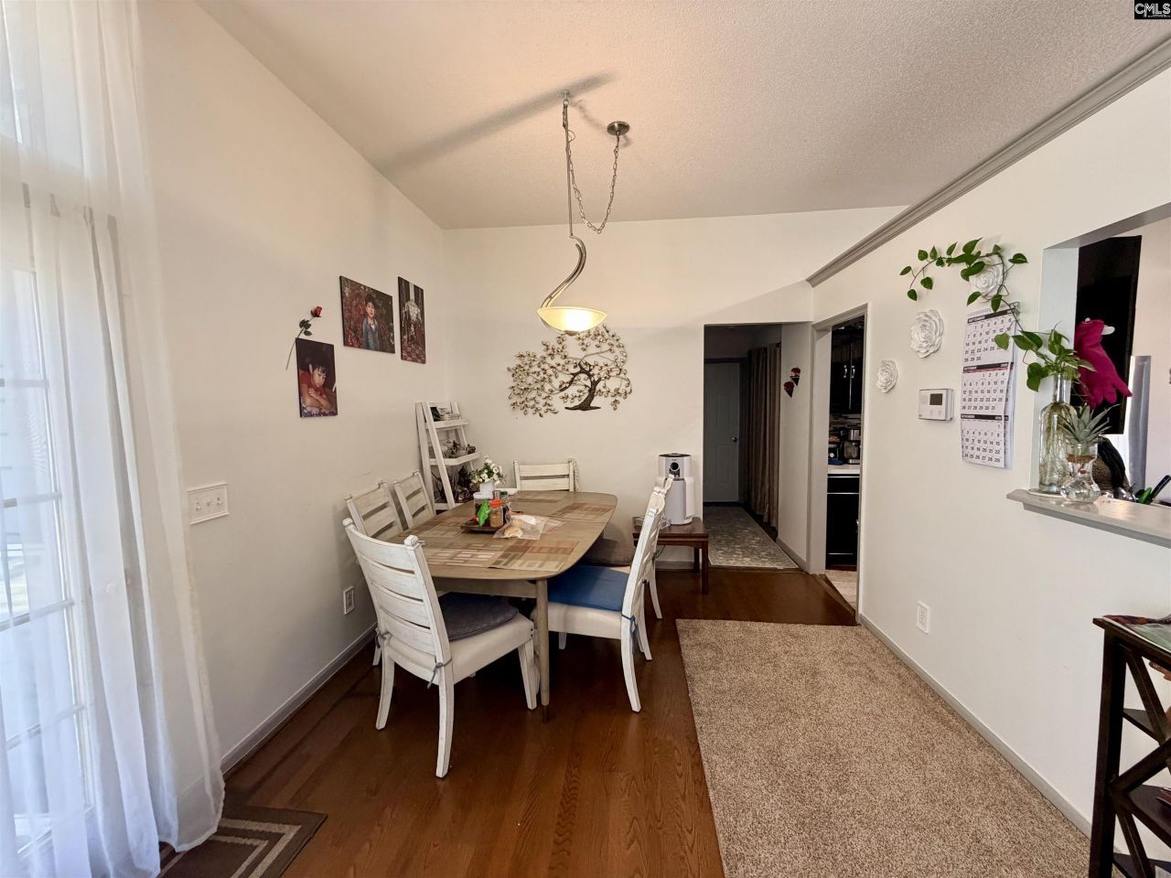 113 Chippenham Circle Photo 9