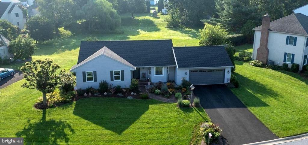 923 Jade Avenue, Lancaster, PA 17601 Main Photo