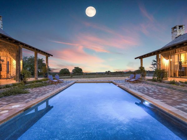 2518 W Fitzhugh RD, Dripping Springs, TX 78620
