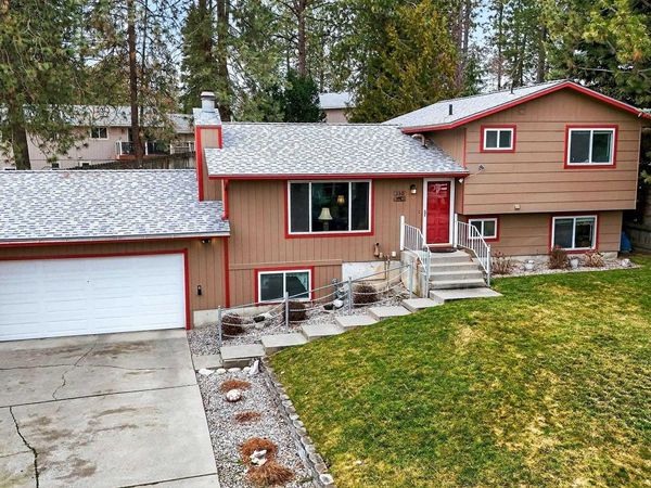 515 E Shenandoah Dr, Spokane, WA 99208